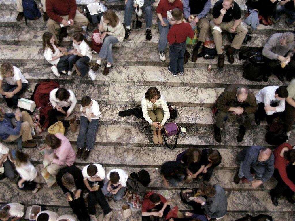 Bóng ma ngoài xã hội của gia đình họ Trần